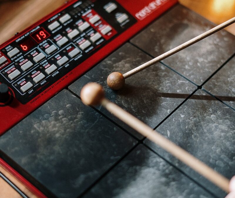 Electronic percussion pad