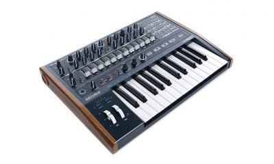 Arturia Minibrute 2