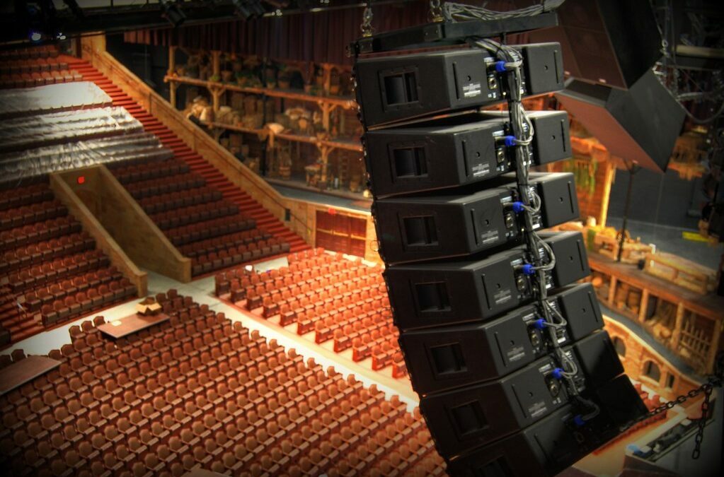 When and why using Line Array over point-source system?