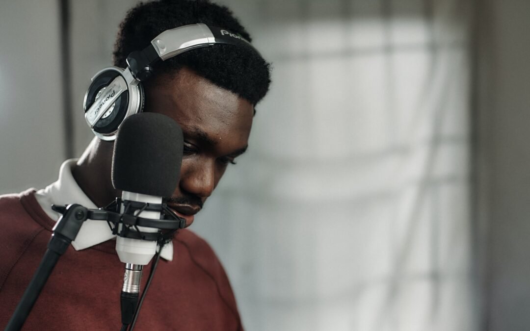 Perbedaan headphone untuk produksi dengan headphone untuk konsumen, HiFi, dan DJ