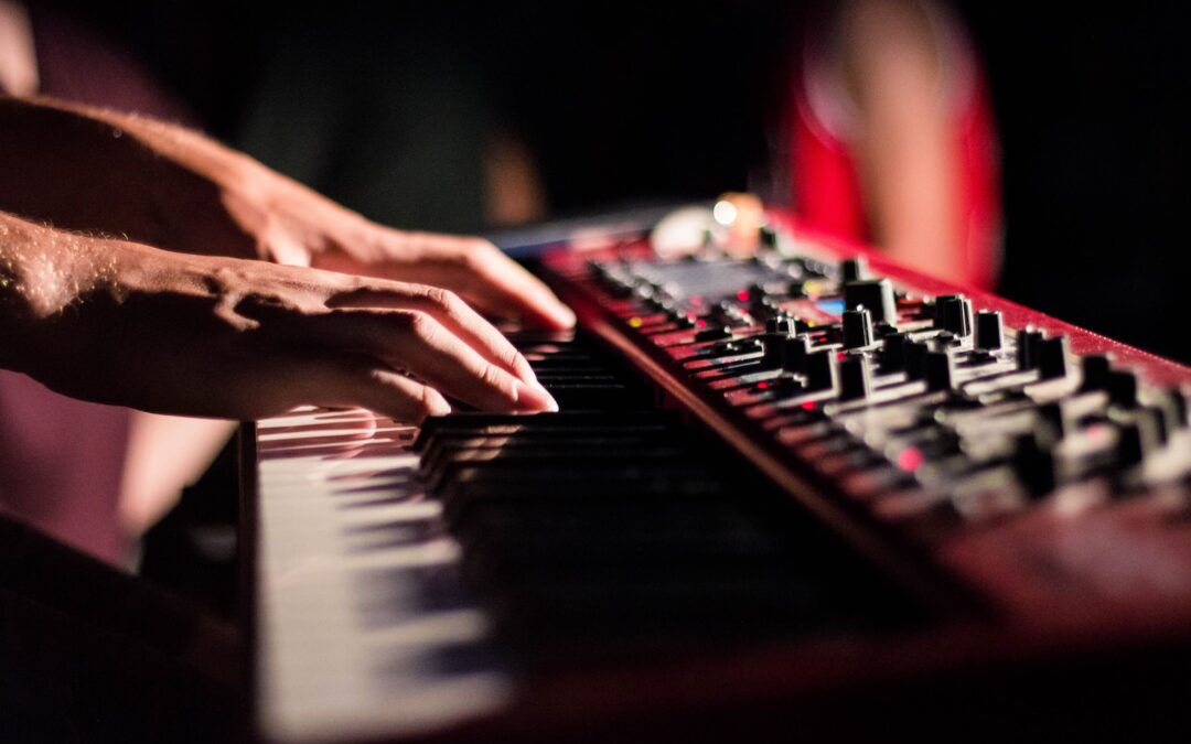 The difference between keyboards and digital pianos