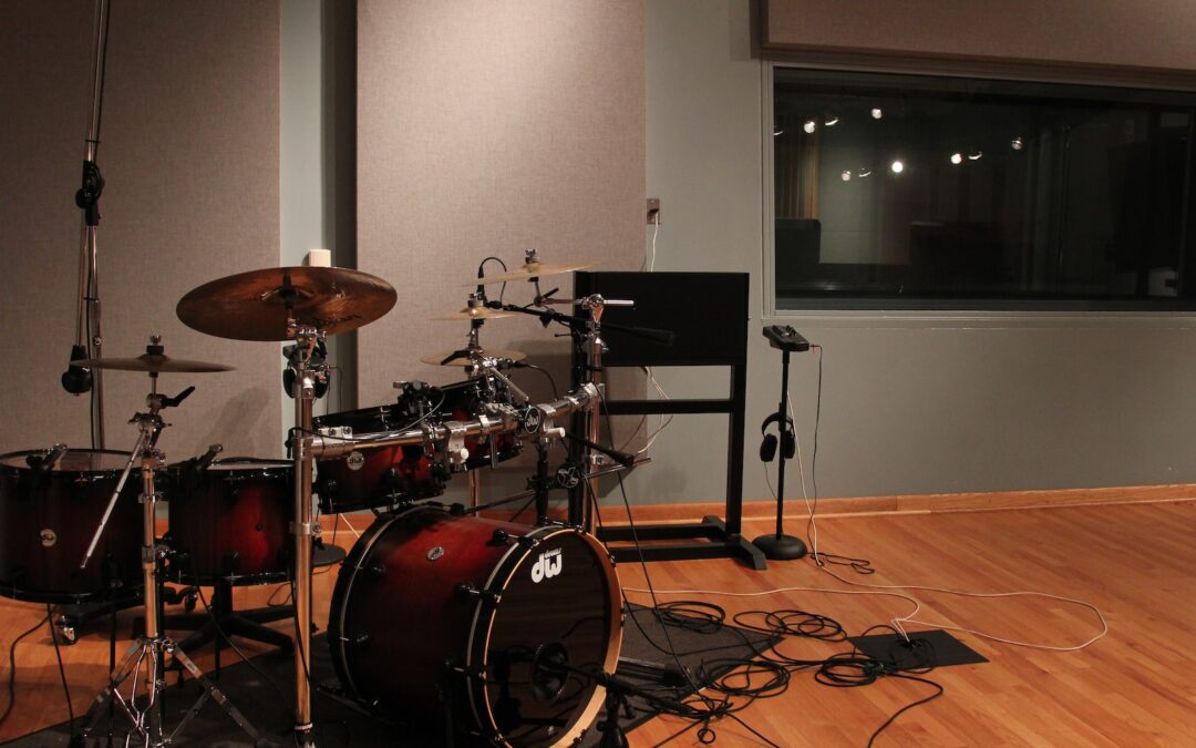 Principles in recording an acoustic drum set